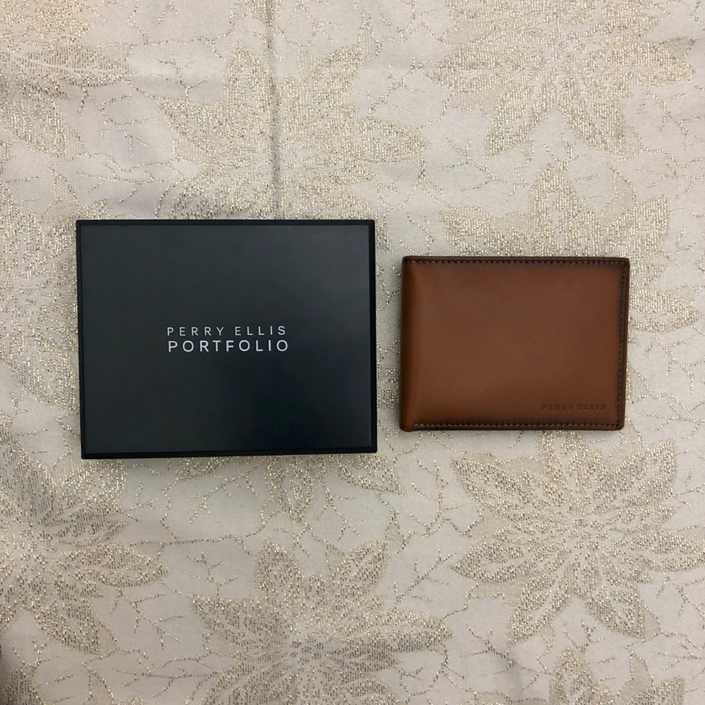 Perry Ellis Portfolio Wallet